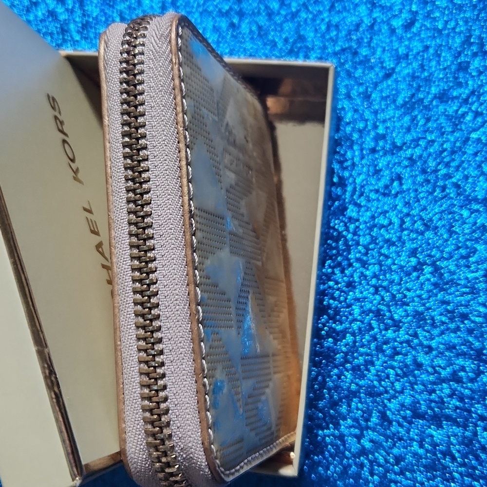 Michael Kors Metallic Gold Zip Wallet - Picture 5 of 11